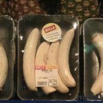 Banány bez šupky a zabalené do celofánu