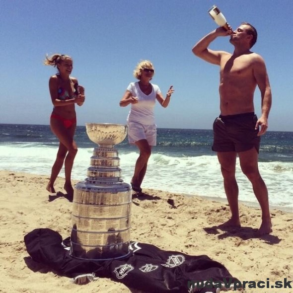 Marián Gáborík oslavuje Stanley Cup