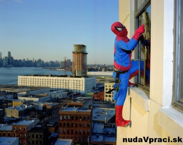 Keď superhrdinom málo platia