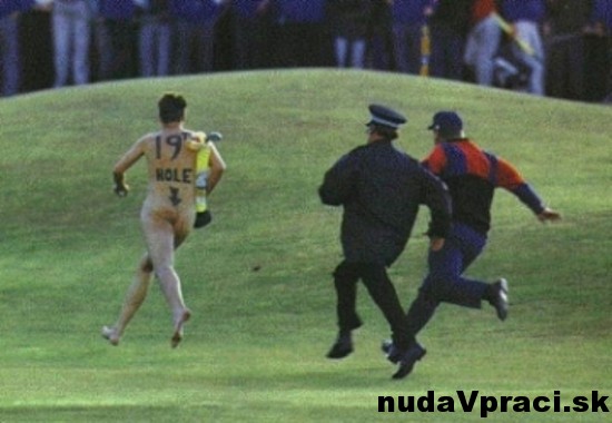 Naháč na golfe
