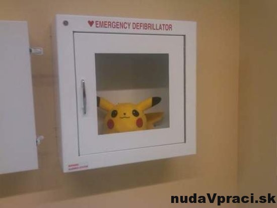 Núdzový defibrilátor