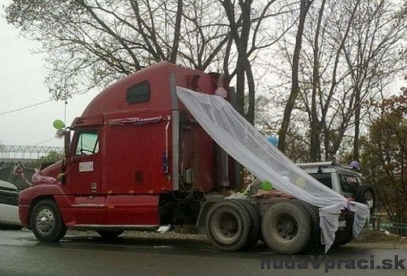 Netradičné svadobné auto