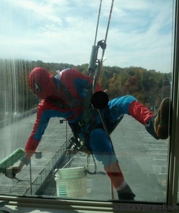 Spiderman v práci
